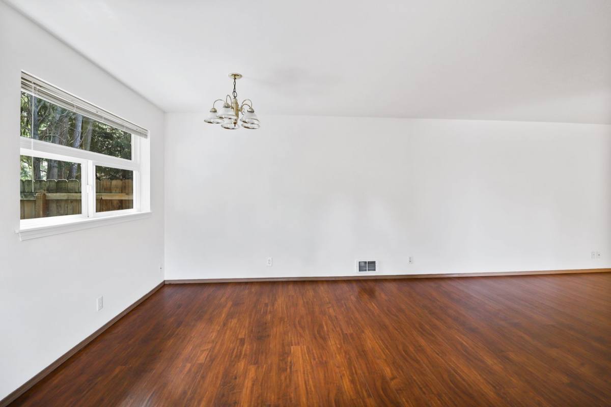 Townhouse for rent at 760 NW Paragon Place, Oak Harbor, WA 98277