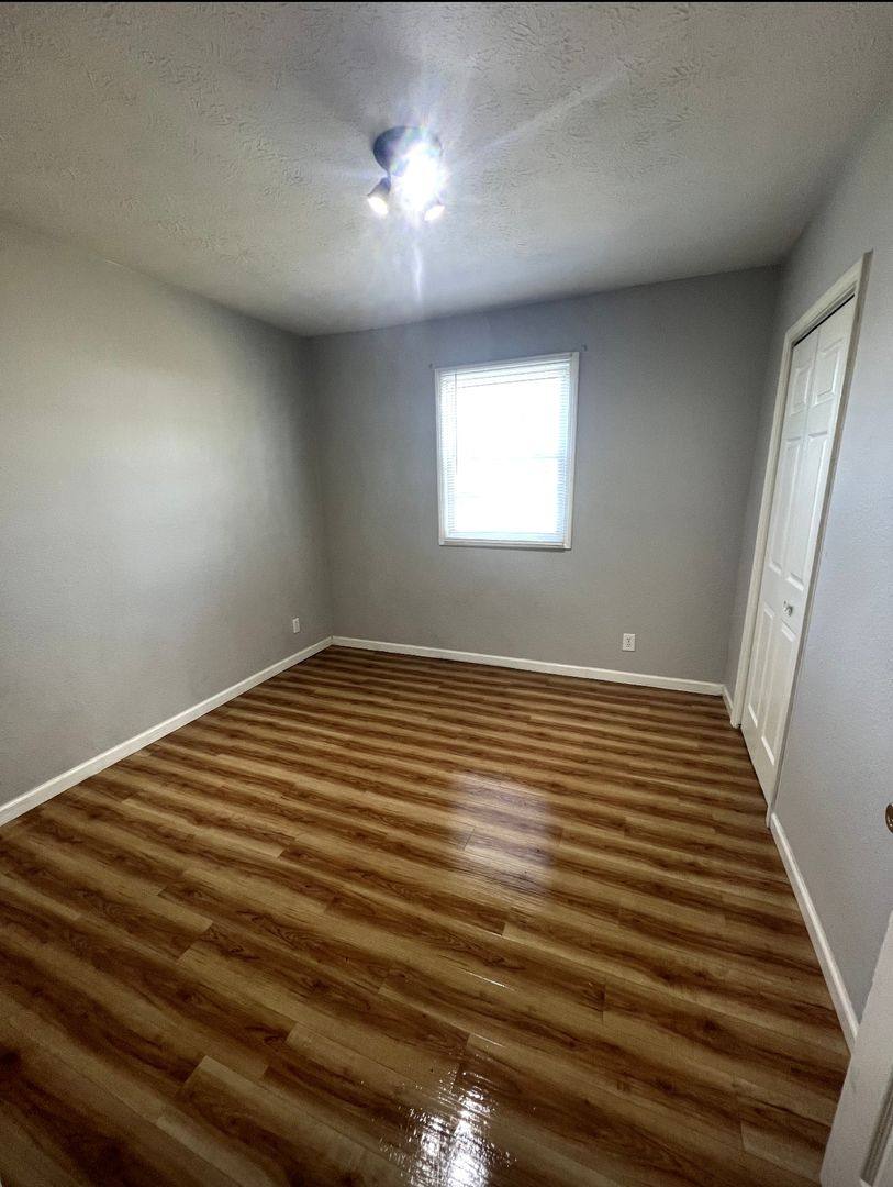 Apartment for rent at 102-116 N Manhattan Ave, Muncie, IN 47303