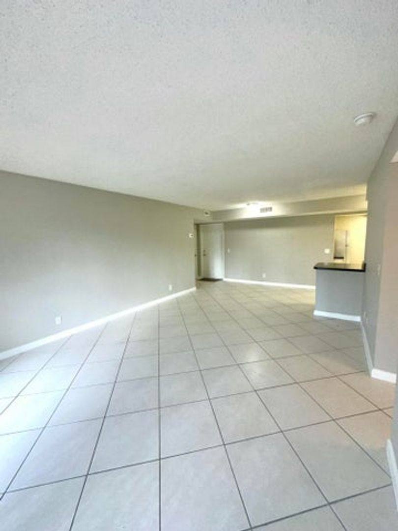 Apartment for rent at 4120 Union Square Blvd, Palm Beach Gardens, FL 33410