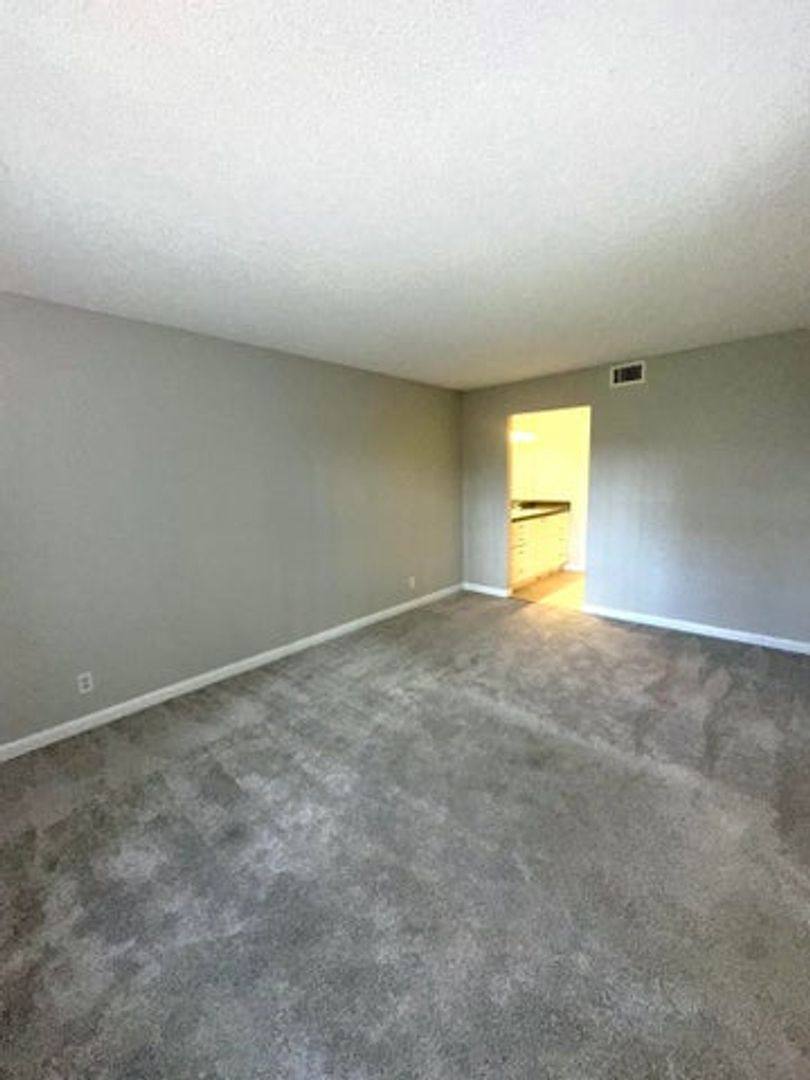 Apartment for rent at 4120 Union Square Blvd, Palm Beach Gardens, FL 33410