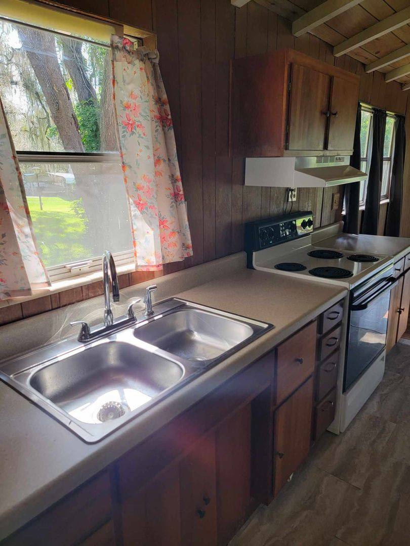 House for rent at 8849 S Lakeshore Dr, Floral City, FL 34436