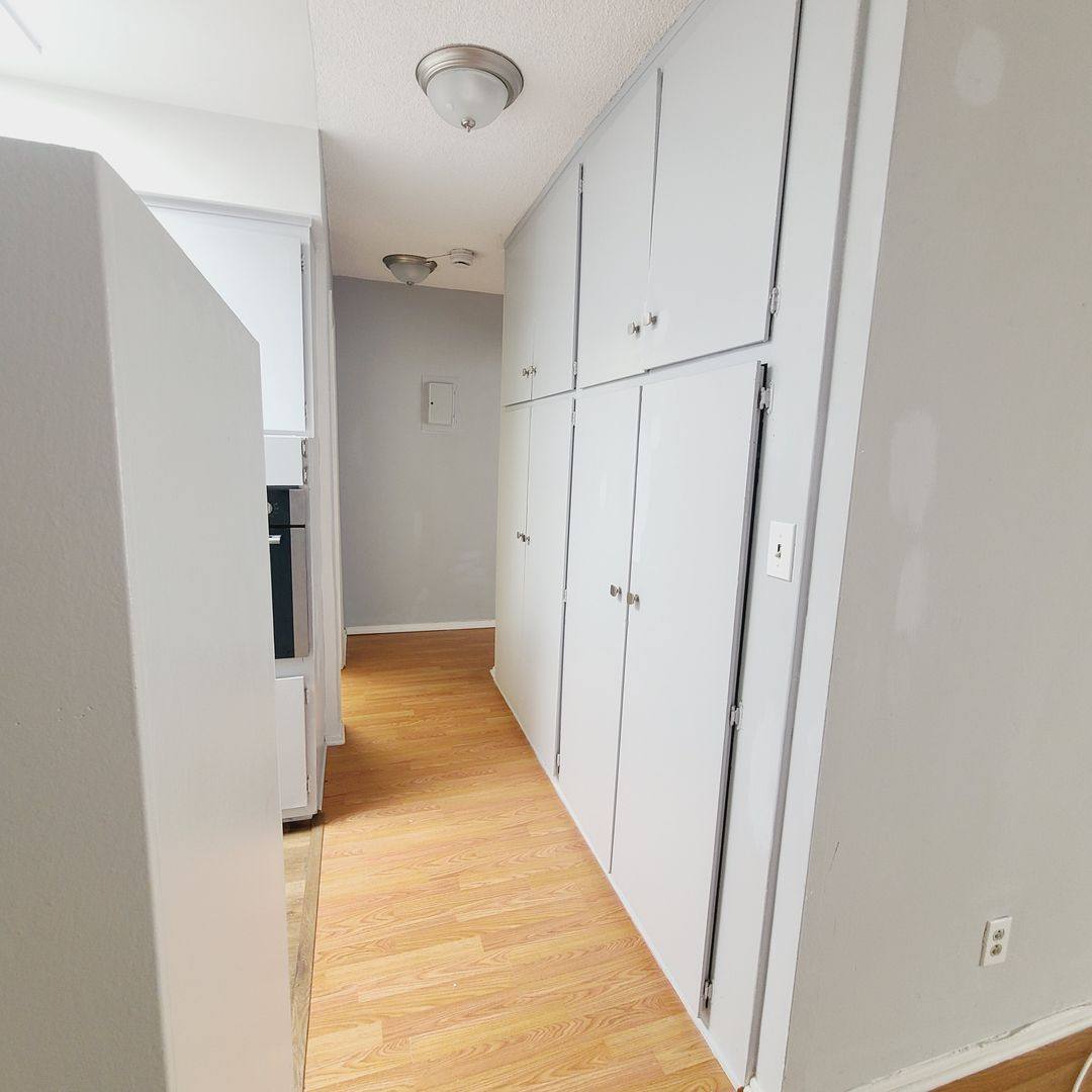 Apartment for rent at 7225-7235 Hollywood Blvd, Los Angeles, CA 90046
