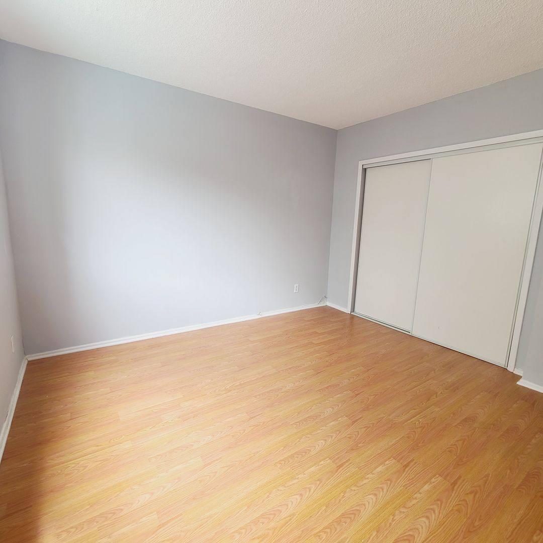 Apartment for rent at 7225-7235 Hollywood Blvd, Los Angeles, CA 90046