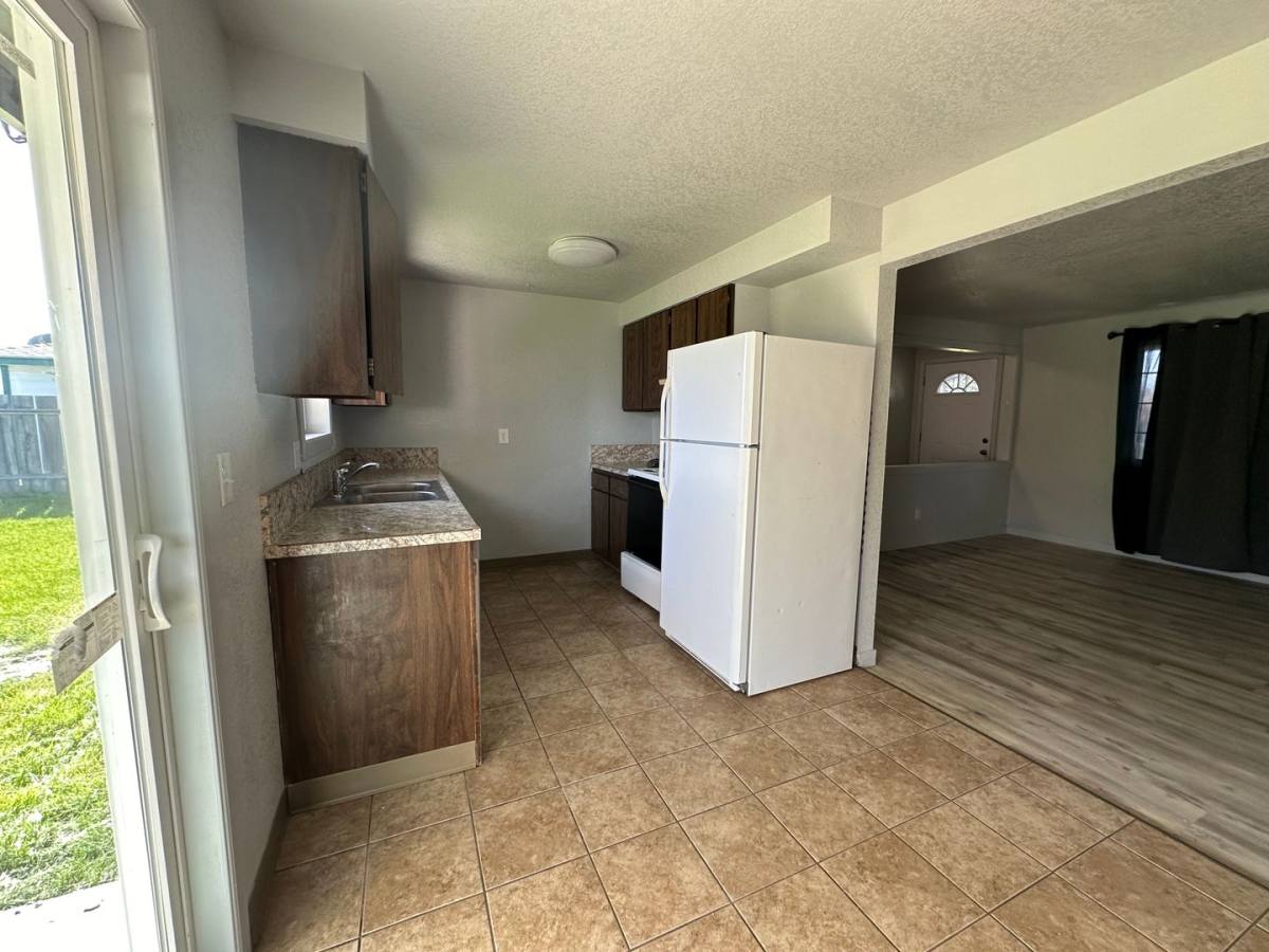 House for rent at 6209 Onyx Ave, Klamath Falls, OR 97603