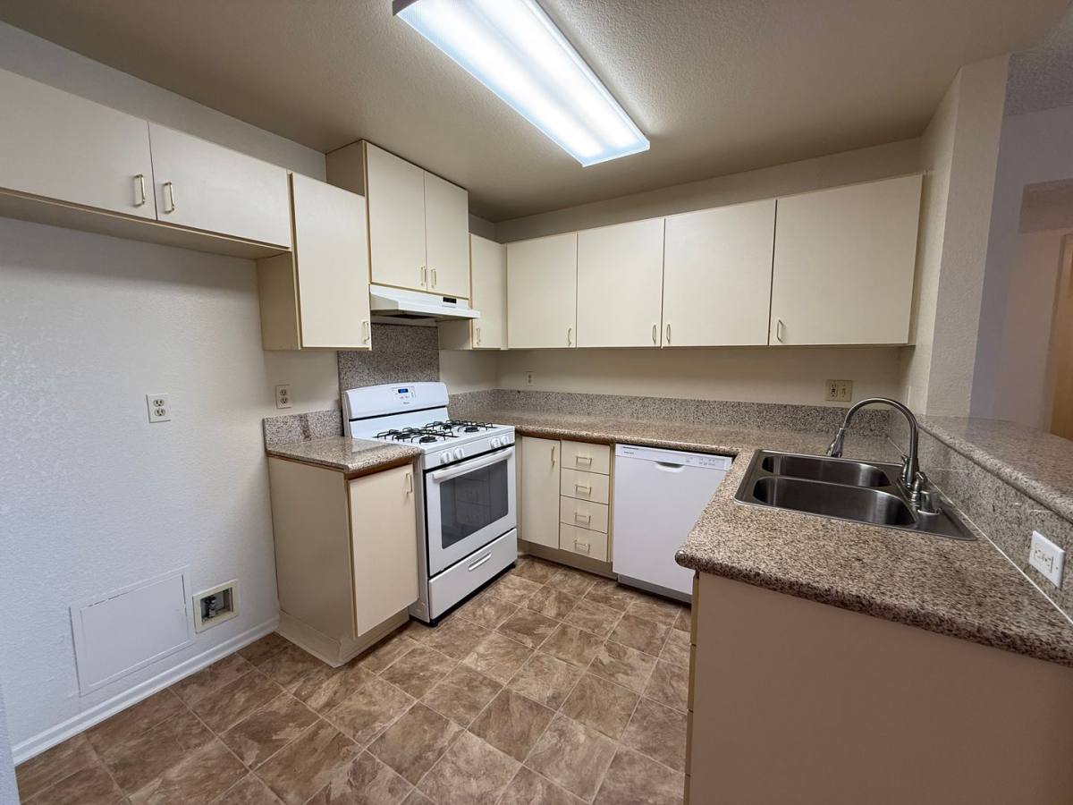 Apartment for rent at 7767 Wyngate St, Tujunga, CA 91042
