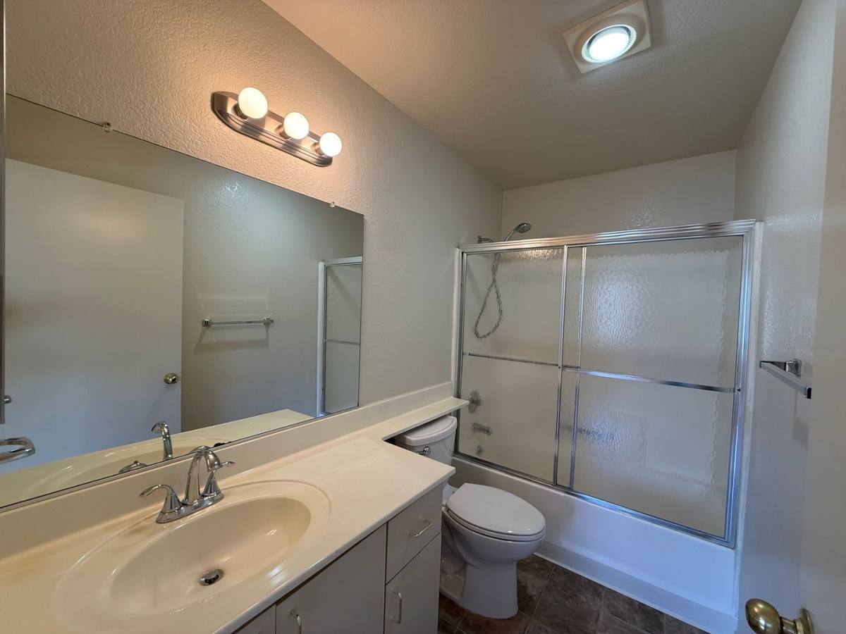 Apartment for rent at 7767 Wyngate St, Tujunga, CA 91042