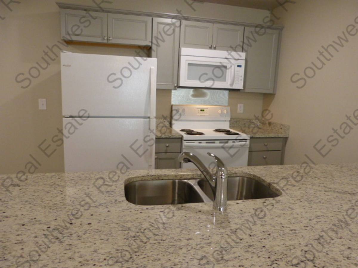 Apartment for rent at 1208 W Manana Blvd, Clovis, NM 88101