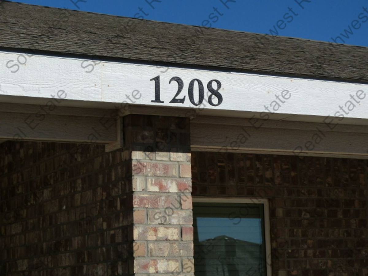 Apartment for rent at 1208 W Manana Blvd, Clovis, NM 88101
