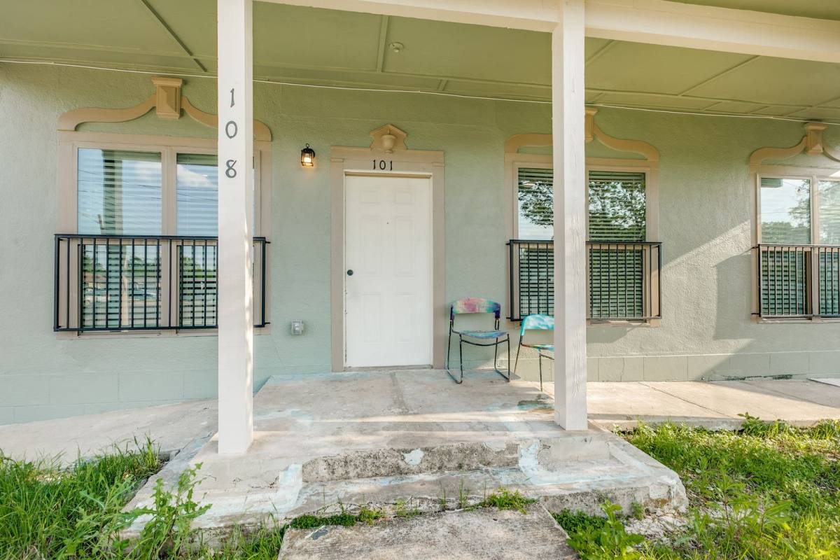 Townhouse for rent at 108 Beatrice Ave, San Antonio, TX 78214
