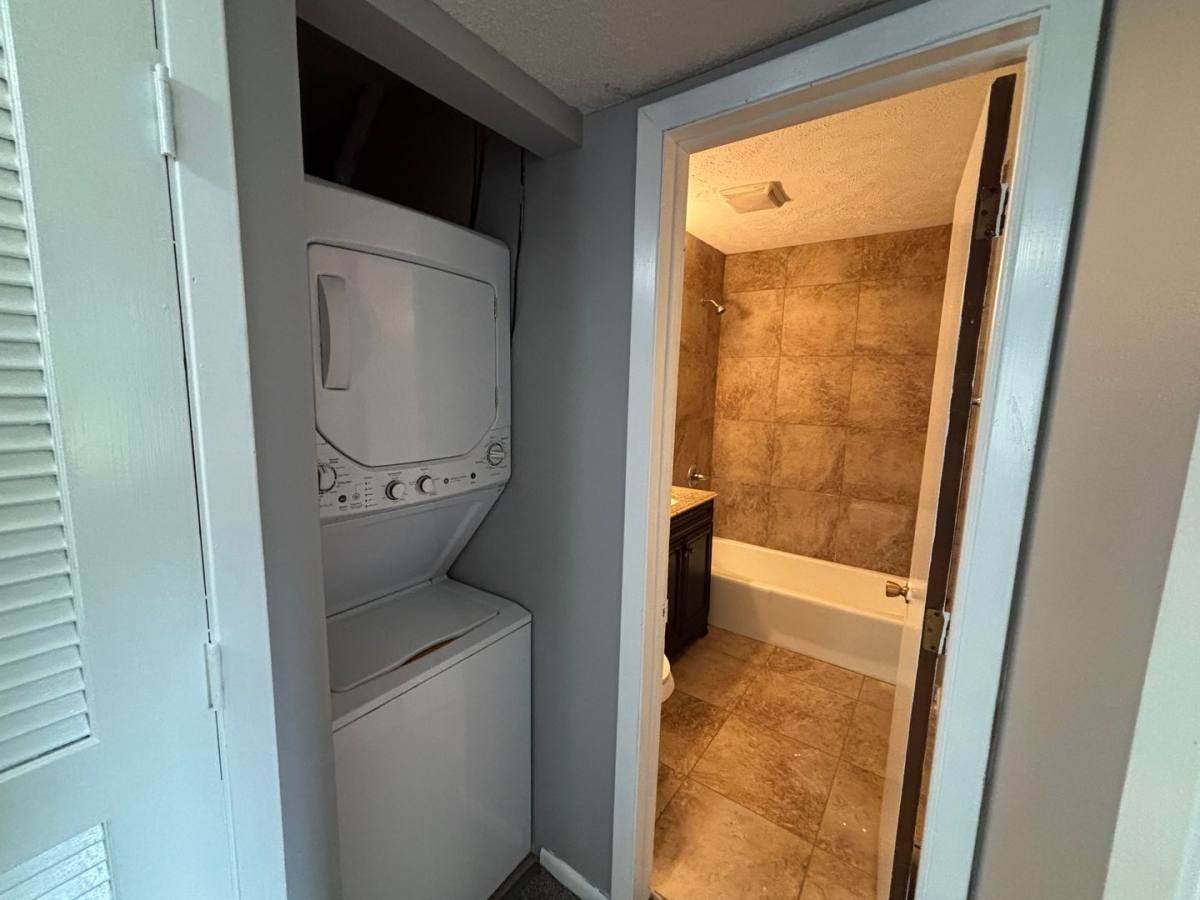 Apartment for rent at 8865-8871 Holmes St, Omaha, NE 68127