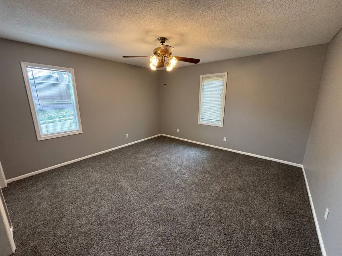 Apartment for rent at 8865-8871 Holmes St, Omaha, NE 68127