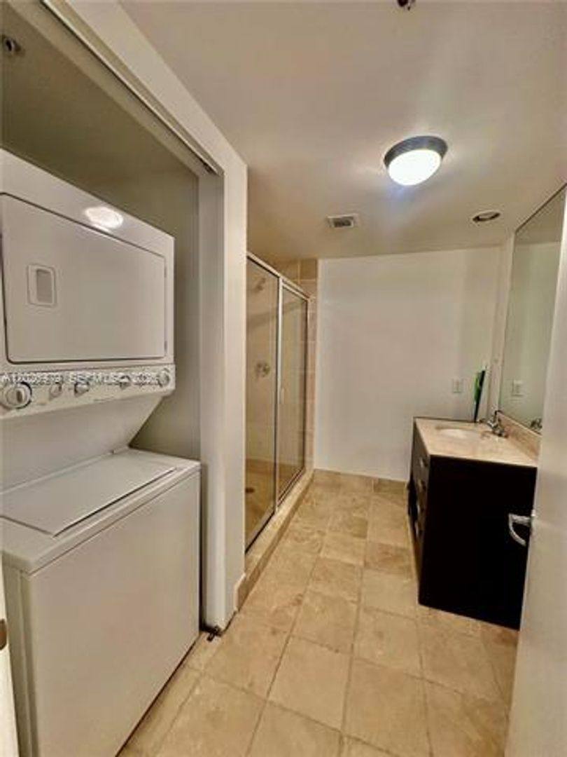 Apartment for rent at 18201 Collins Ave, North Miami Beach, FL 33160