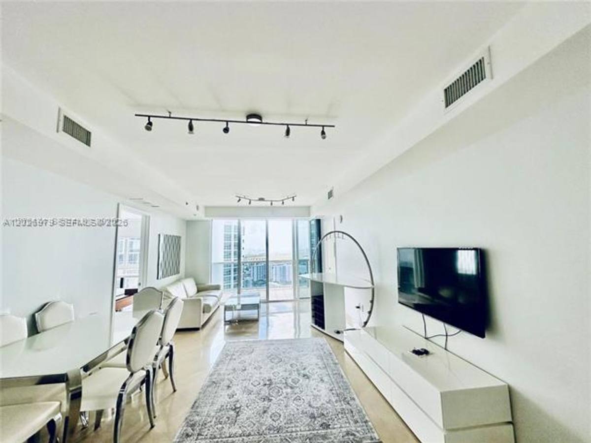 Apartment for rent at 18201 Collins Ave, North Miami Beach, FL 33160