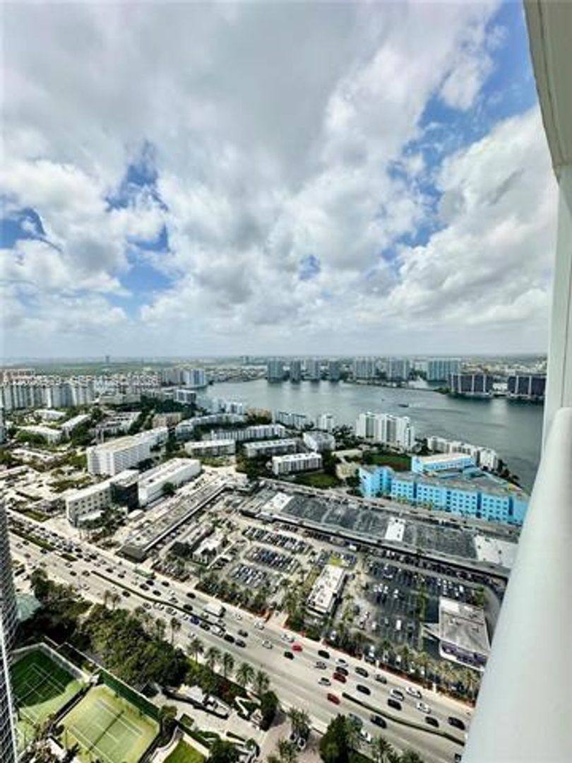 Apartment for rent at 18201 Collins Ave, North Miami Beach, FL 33160