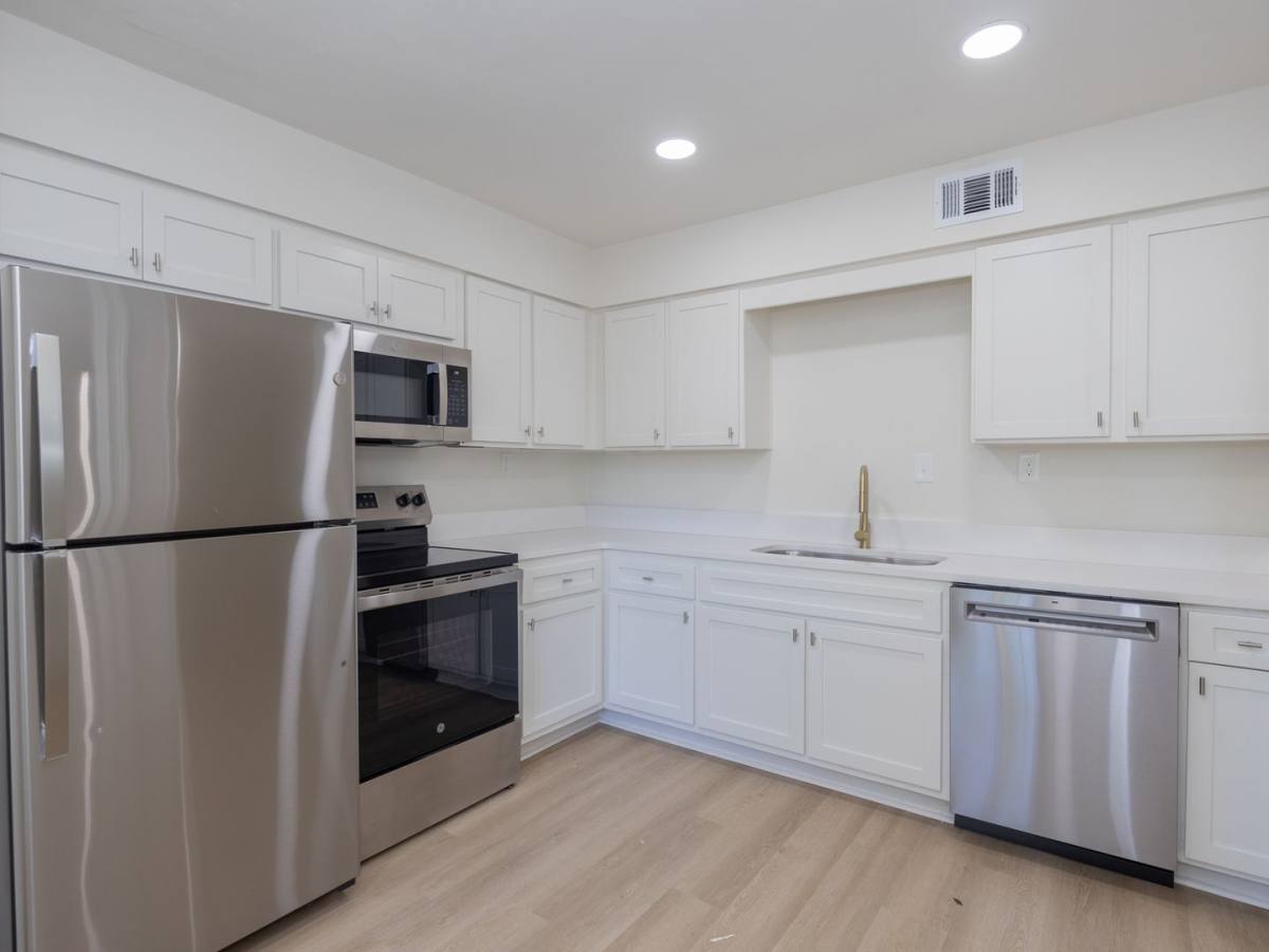 Apartment for rent at 1100 Park Lane, Oxford, MS 38655