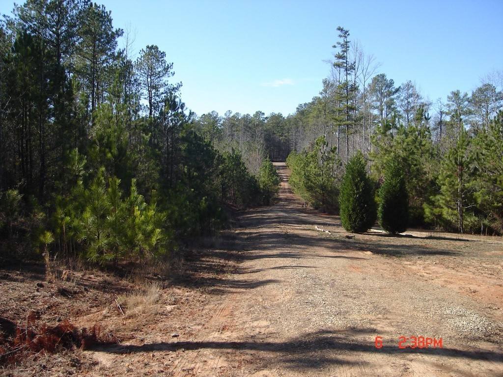 House for rent at 825 Allen Rd, Grantville, GA 30220