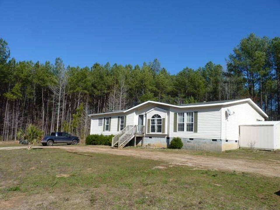 House for rent at 825 Allen Rd, Grantville, GA 30220