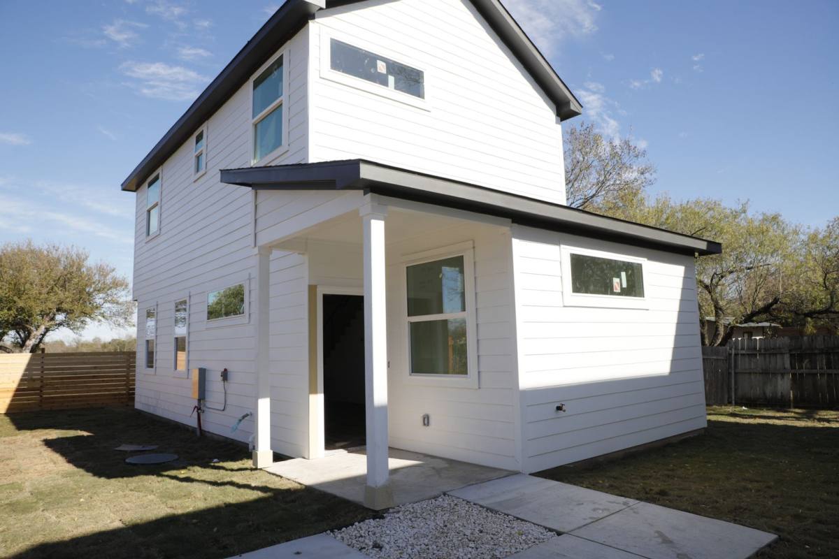 Condo for rent at 6410 Porter St #B, Austin, TX 78741