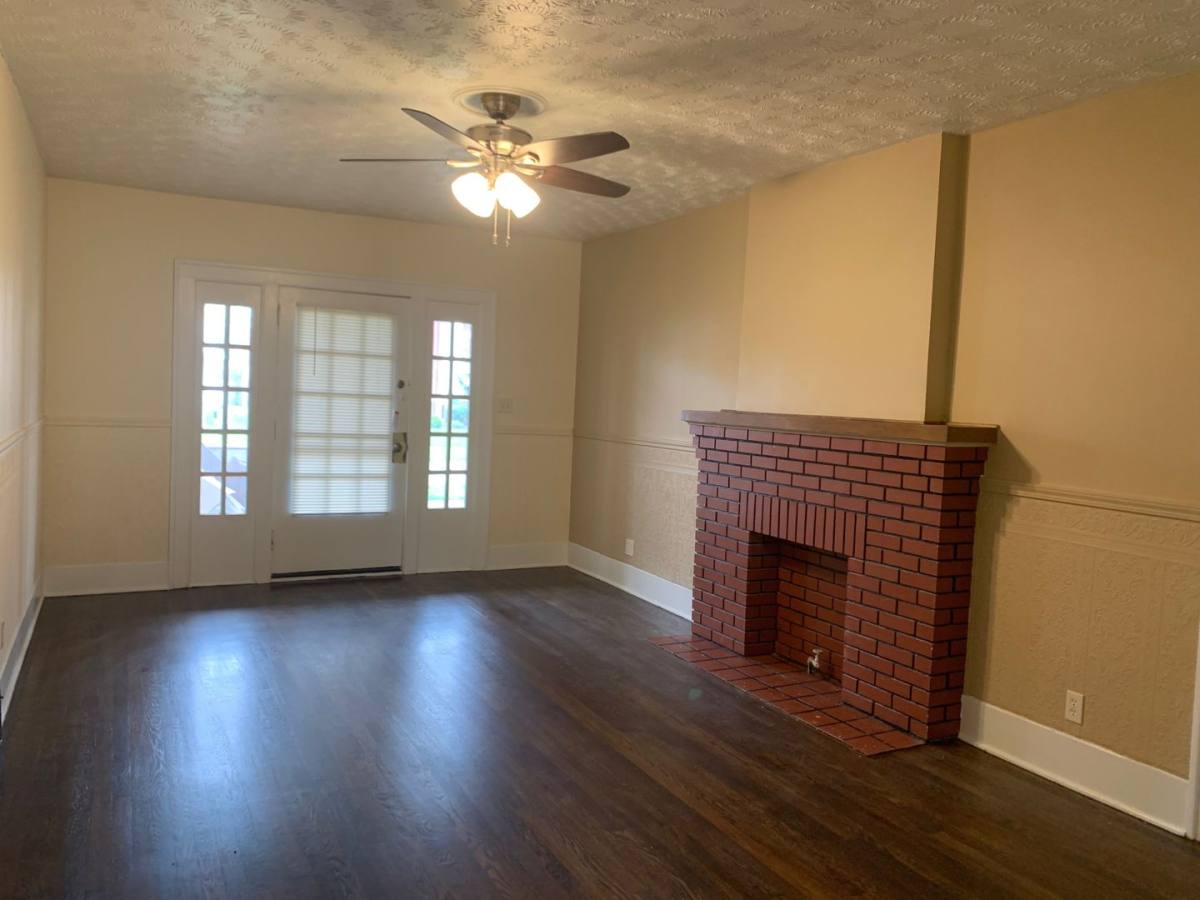 Condo for rent at 135 E Broadway Ave, Girard, OH 44420