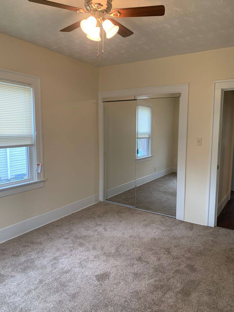 Condo for rent at 135 E Broadway Ave, Girard, OH 44420
