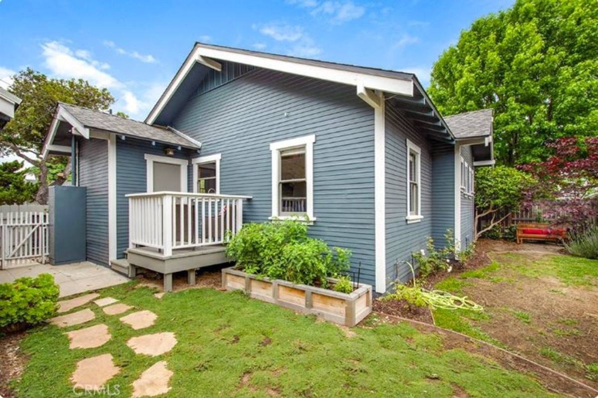 House for rent at 4000 E 5th St, Long Beach, CA 90814