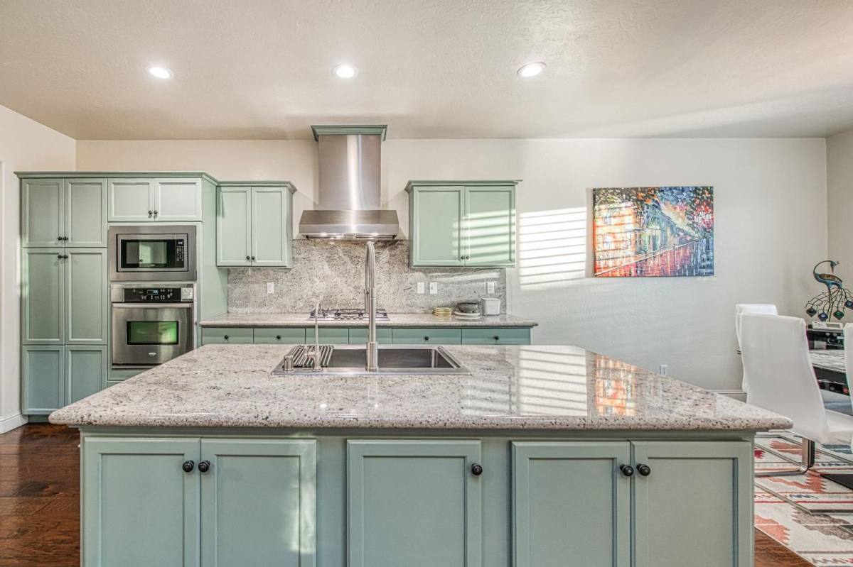 House for rent at 10509 N Sierra Vista Ave, Fresno, CA 93730