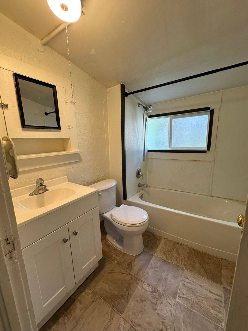 Apartment for rent at 514 E 10th Ave, Spokane, WA 99202
