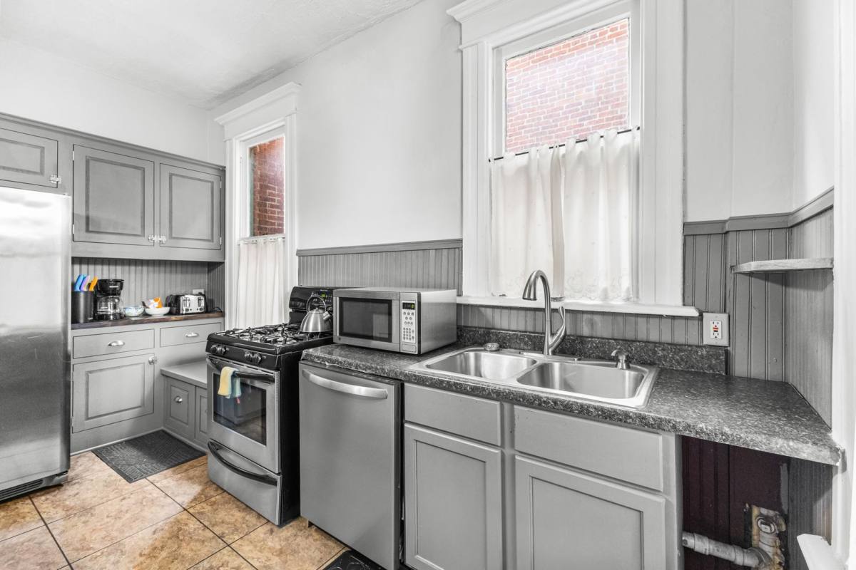 House for rent at 67 E 1st Ave, Columbus, OH 43201
