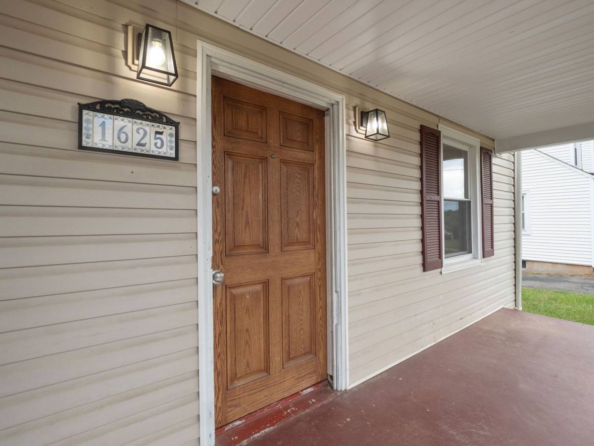 House for rent at 1625 Padbury Ave SE, Roanoke, VA 24014