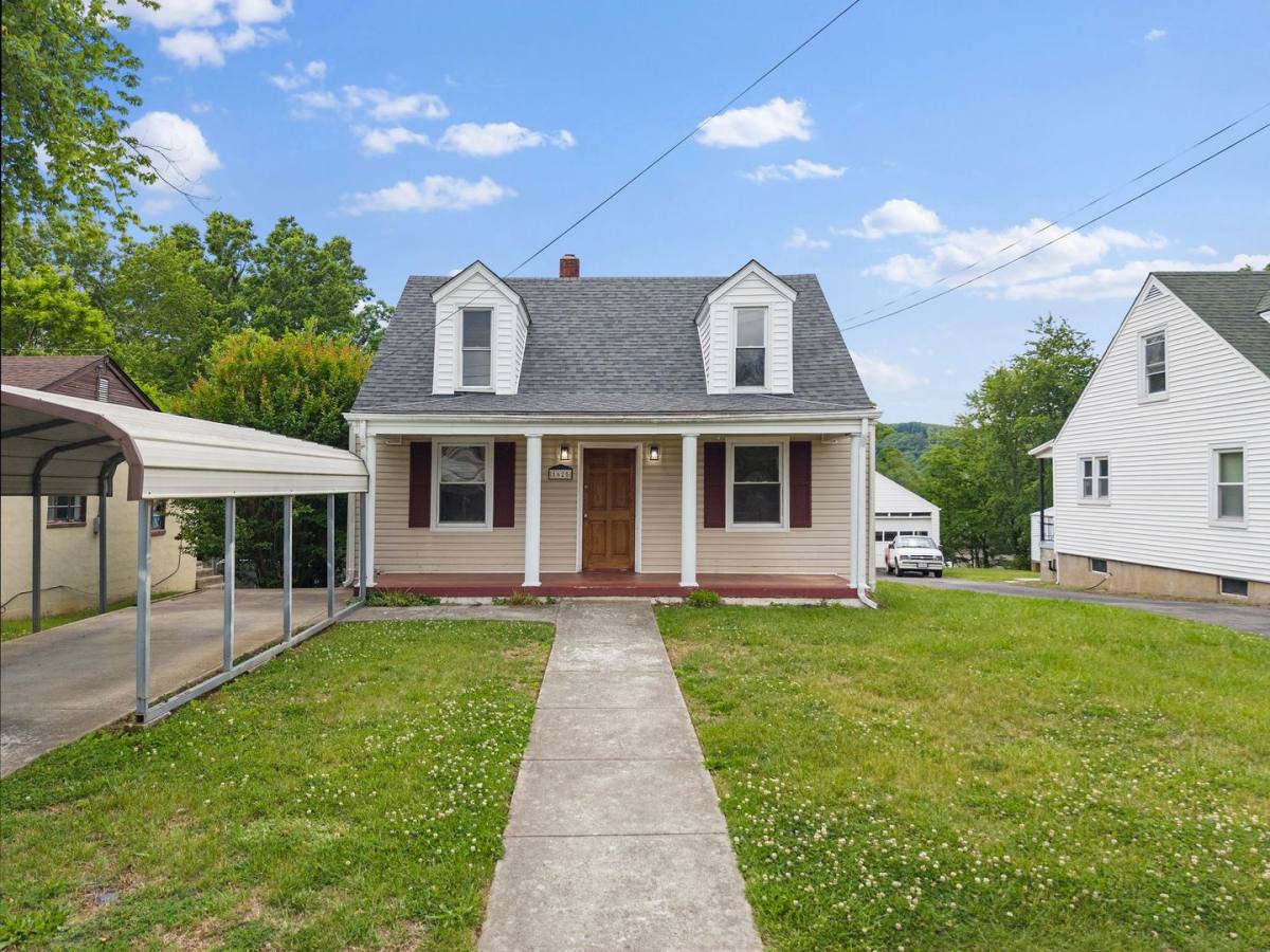House for rent at 1625 Padbury Ave SE, Roanoke, VA 24014