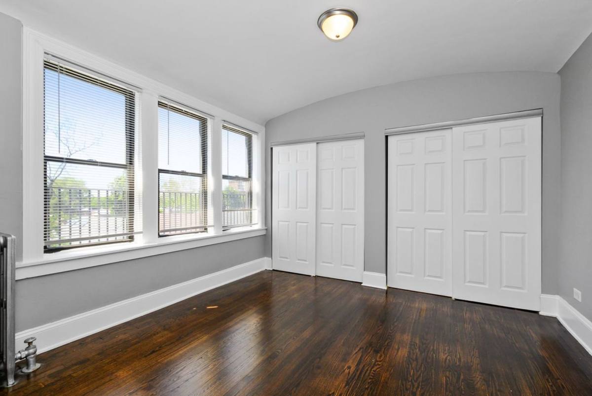 Apartment for rent at 7645-7053 E End Ave, Chicago, IL 60649
