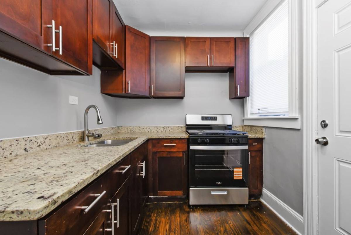 Apartment for rent at 7645-7053 E End Ave, Chicago, IL 60649