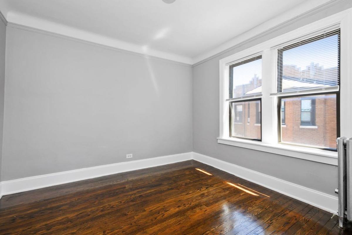 Apartment for rent at 7645-7053 E End Ave, Chicago, IL 60649
