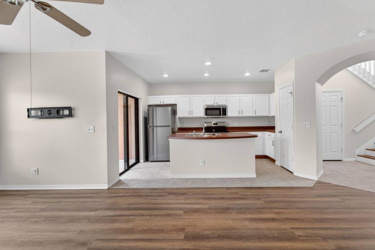 Townhouse for rent at 30132 Mossbank Dr, Wesley Chapel, FL 33543