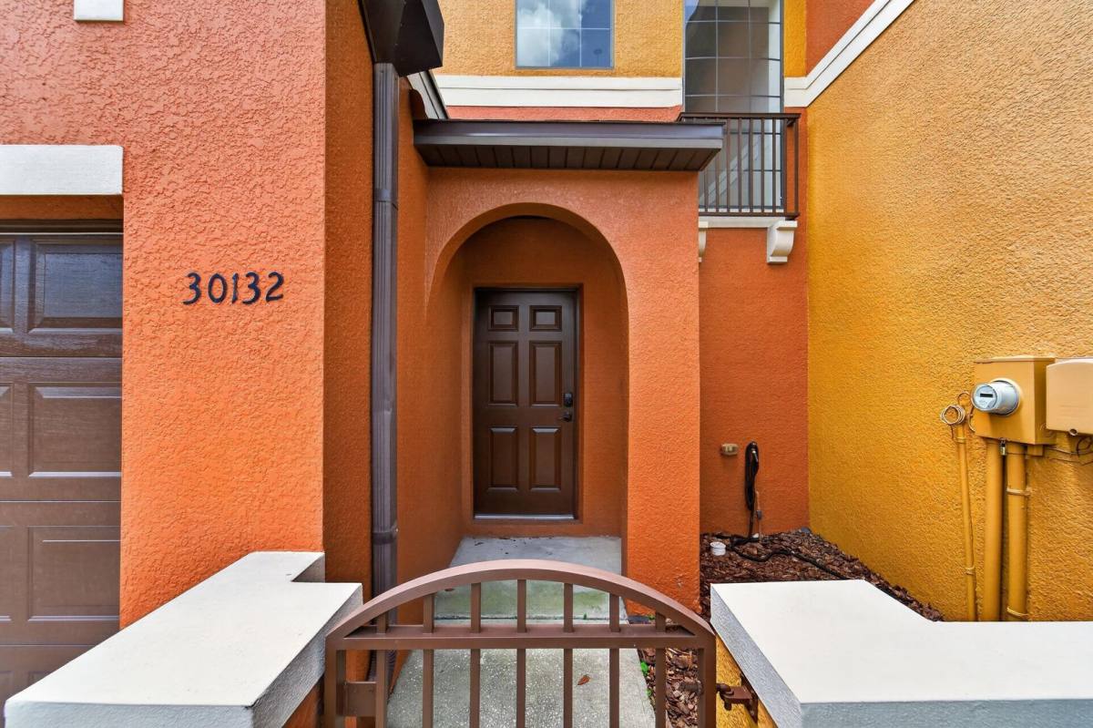 Townhouse for rent at 30132 Mossbank Dr, Wesley Chapel, FL 33543