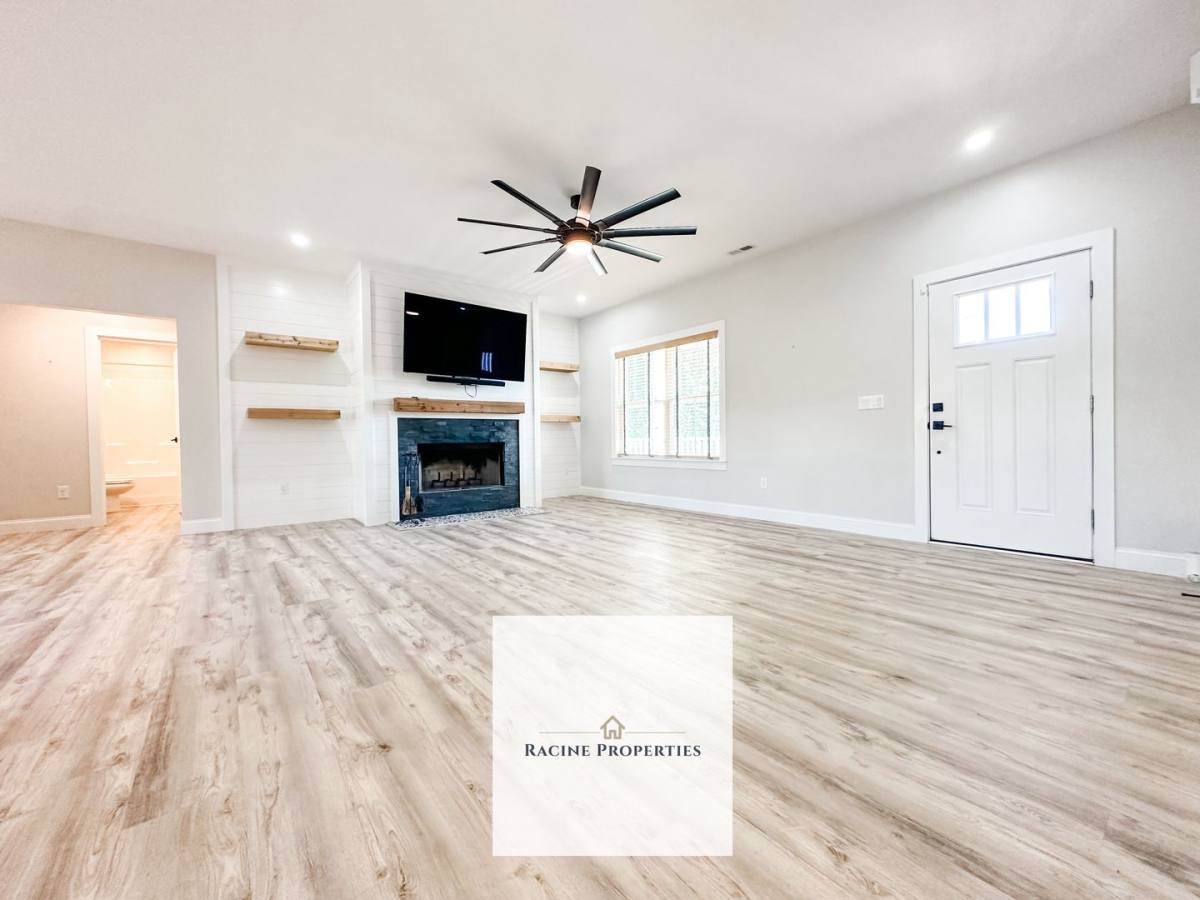 House for rent at 27 Carriage Dr, Greer, SC 29651