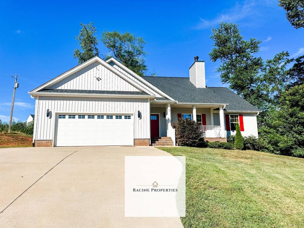 House for rent at 27 Carriage Dr, Greer, SC 29651