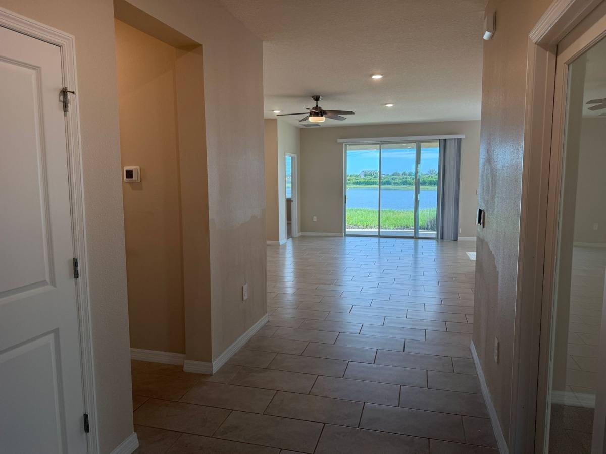 House for rent at 5740 Woodland Sage Dr, Sarasota, FL 34238