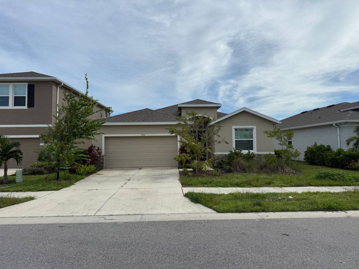 House for rent at 5740 Woodland Sage Dr, Sarasota, FL 34238