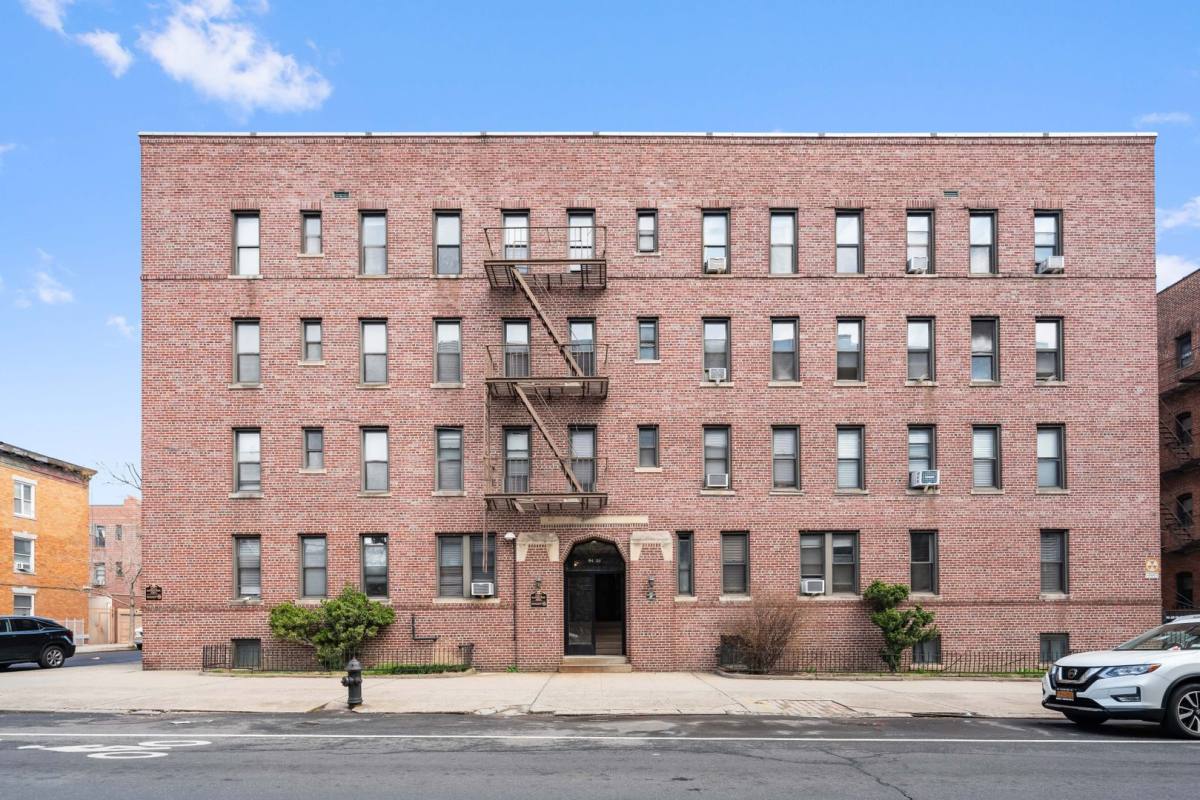 Apartment for rent at 44-01 34th Ave, Long Island City, NY 11101