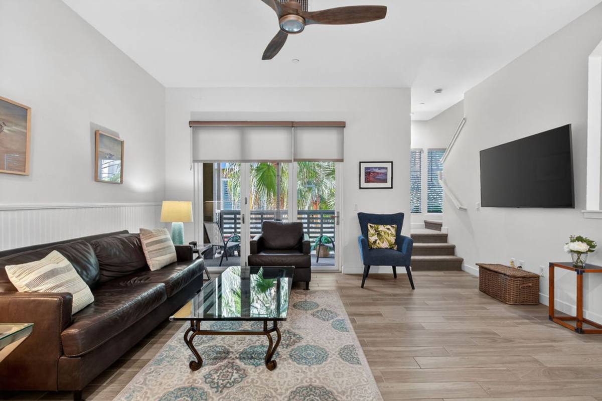 Townhouse for rent at 985 Doheny Way, Dana Point, CA 92629