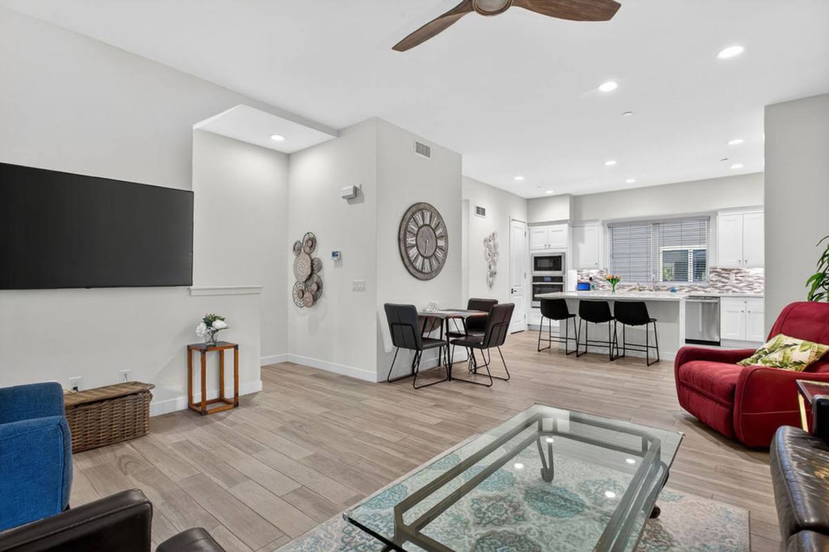 Townhouse for rent at 985 Doheny Way, Dana Point, CA 92629