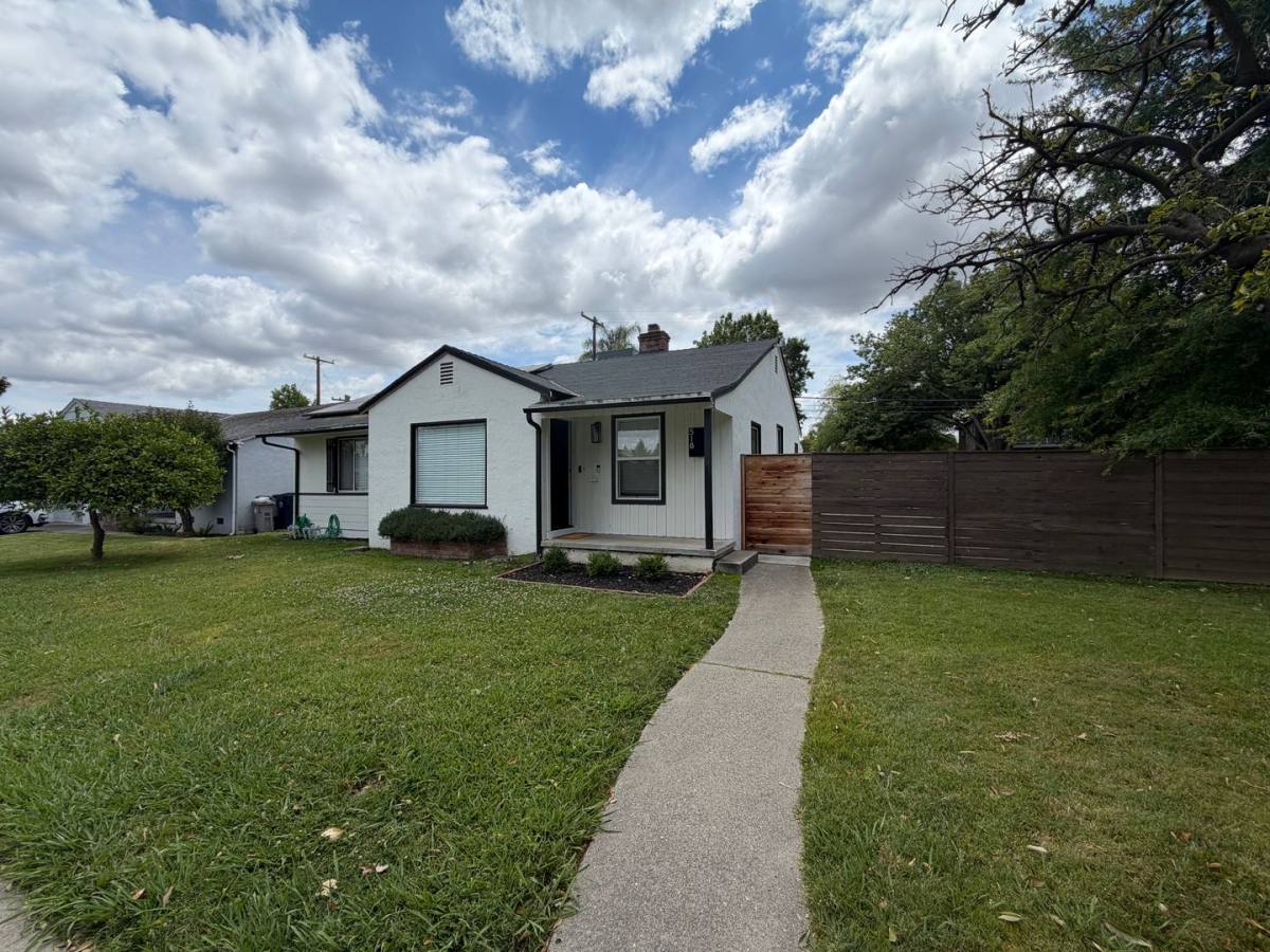 House for rent at 518 Fremont Way, Sacramento, CA 95818