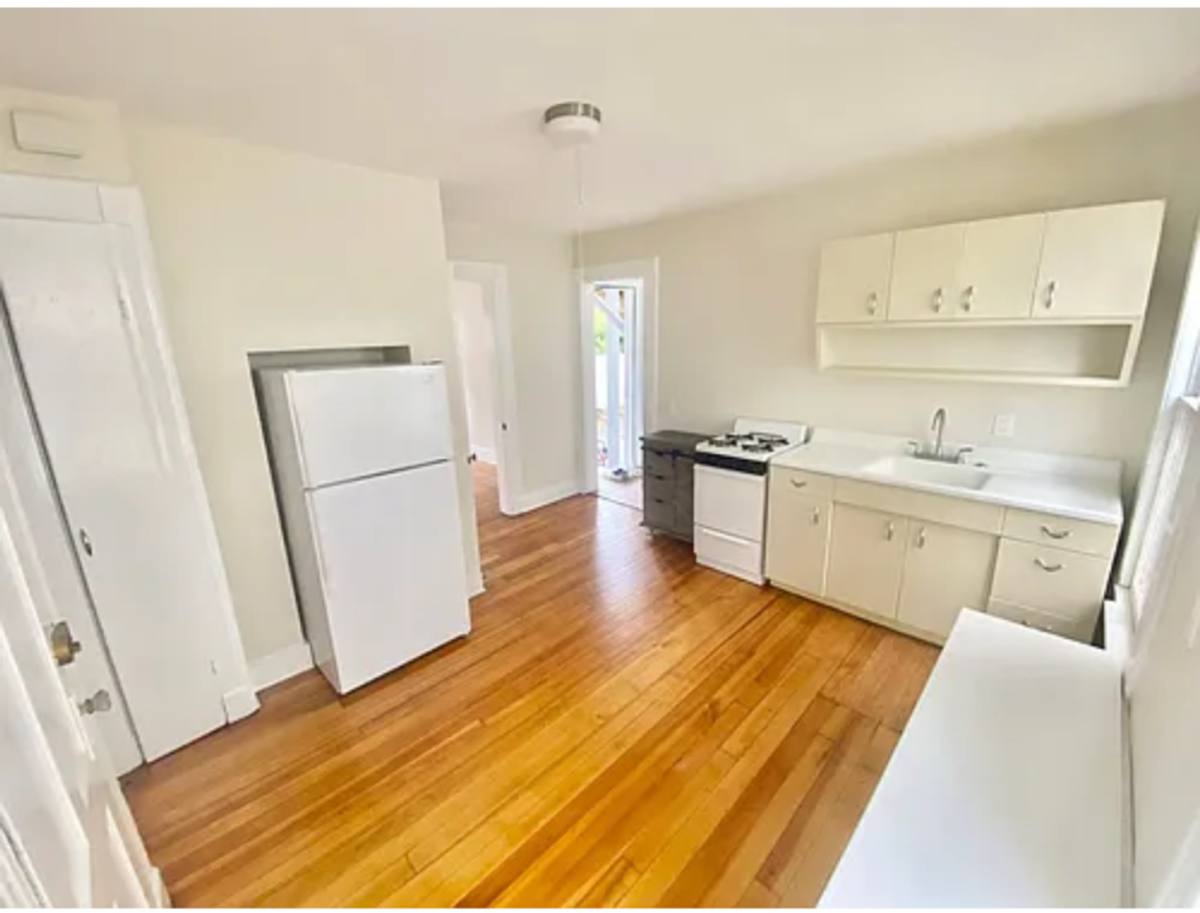 Apartment for rent at 85 Avon St, New Haven, CT 06511