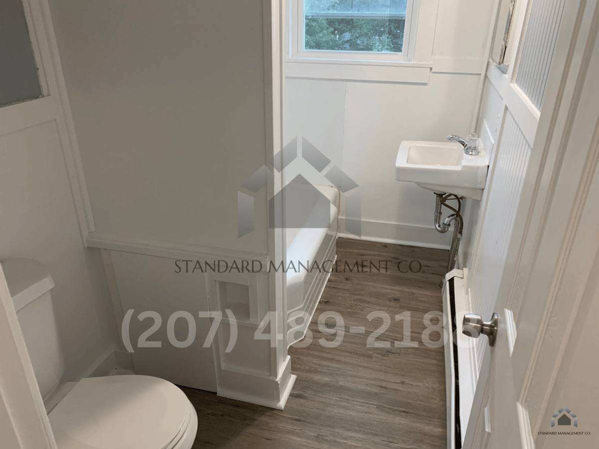 Apartment for rent at 21 Gold St, Waterville, ME 04901