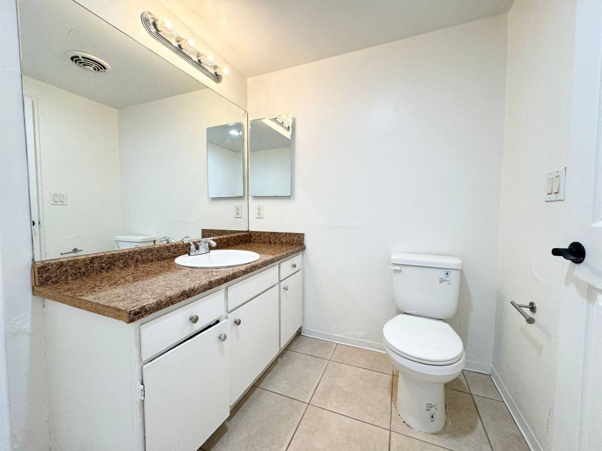 Apartment for rent at 3737 E Calle De Carlos, Palm Springs, CA 92264