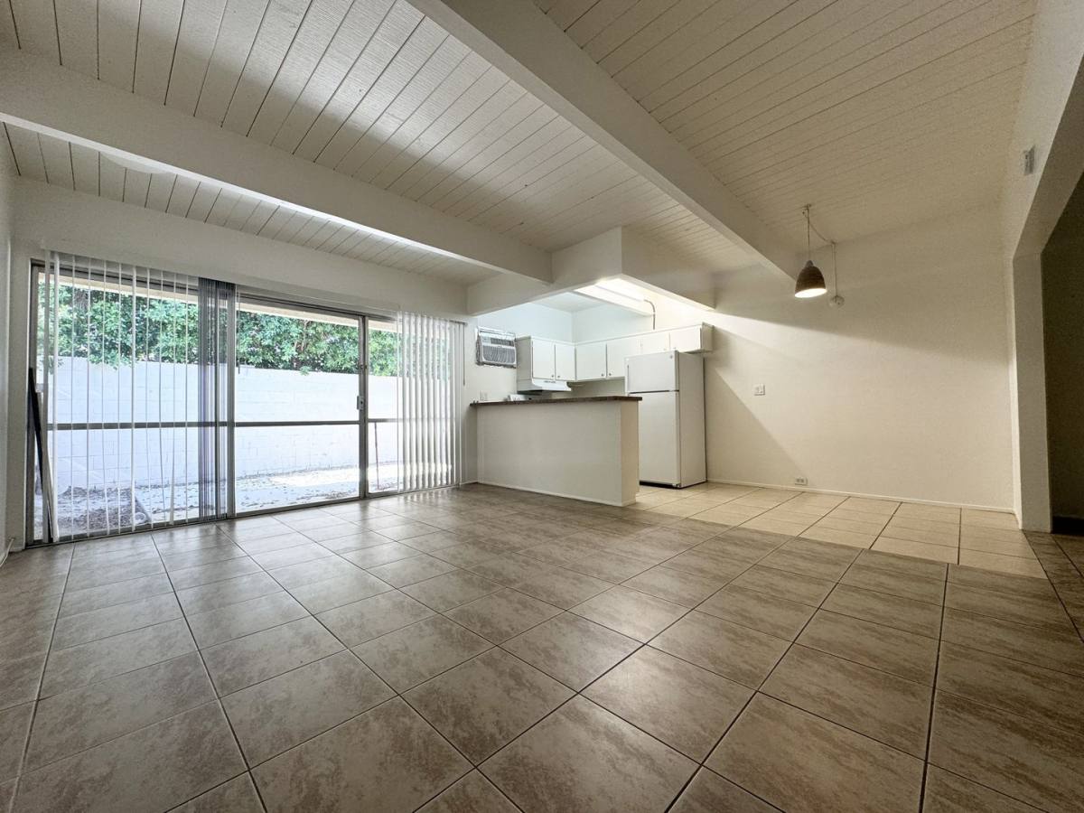 Apartment for rent at 3737 E Calle De Carlos, Palm Springs, CA 92264