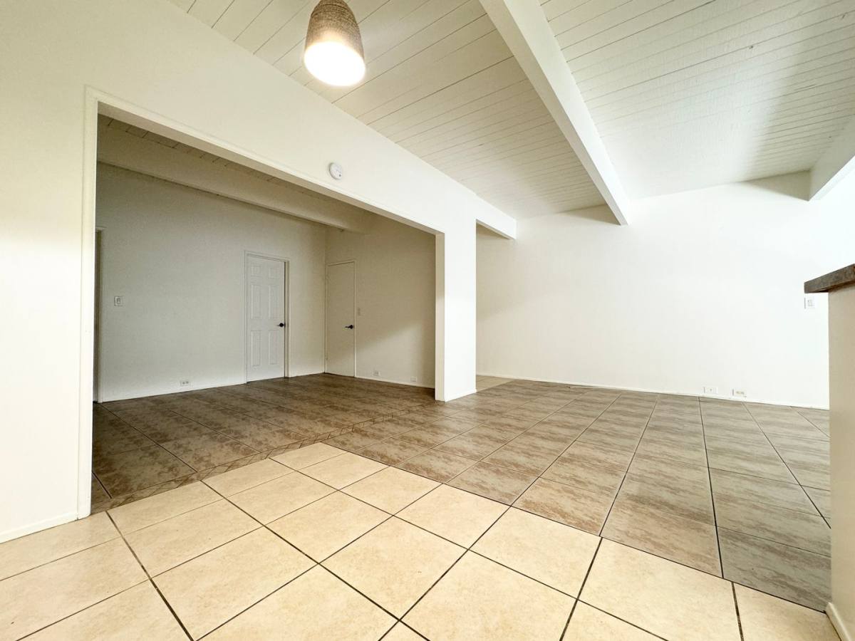 Apartment for rent at 3737 E Calle De Carlos, Palm Springs, CA 92264