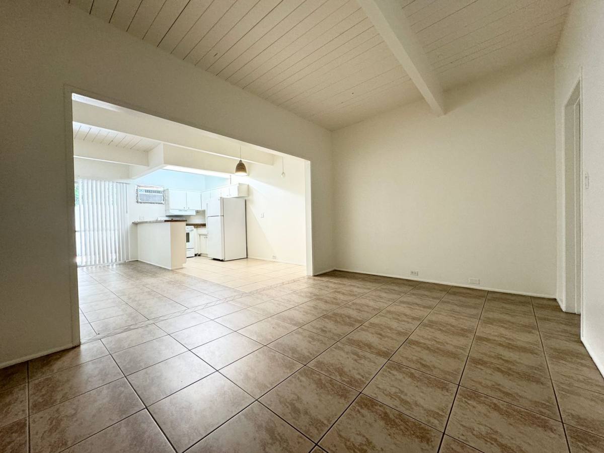 Apartment for rent at 3737 E Calle De Carlos, Palm Springs, CA 92264