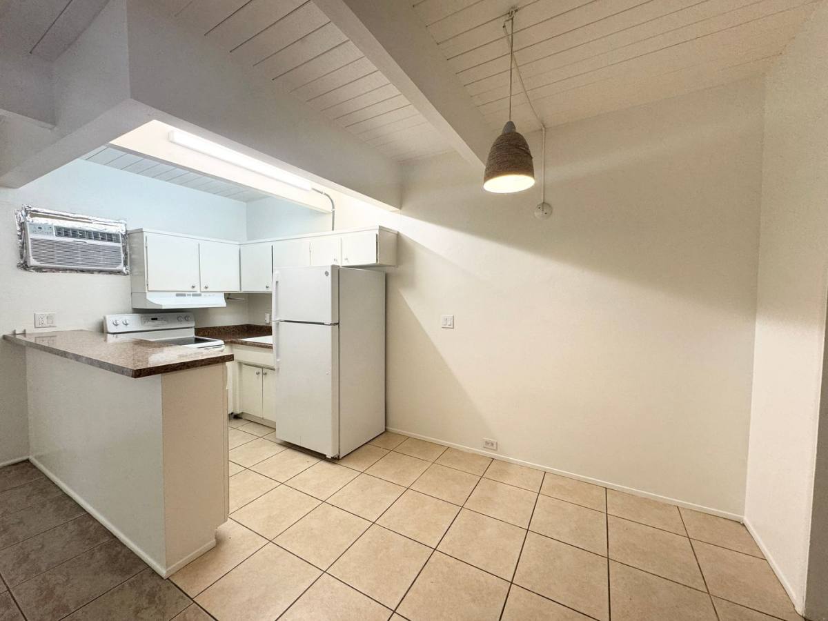 Apartment for rent at 3737 E Calle De Carlos, Palm Springs, CA 92264